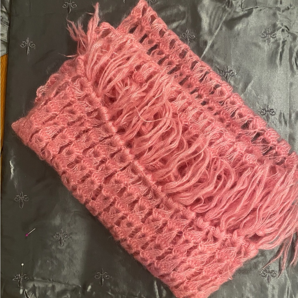 Vintage Fringed Crocheted Salmon Pink Scarf or Wrap